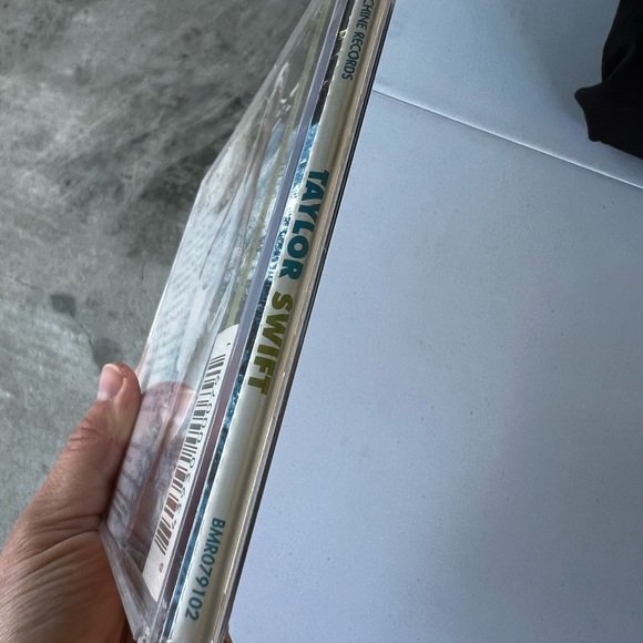 Taylor Swift Debut Album CD - Picture 6 of 11